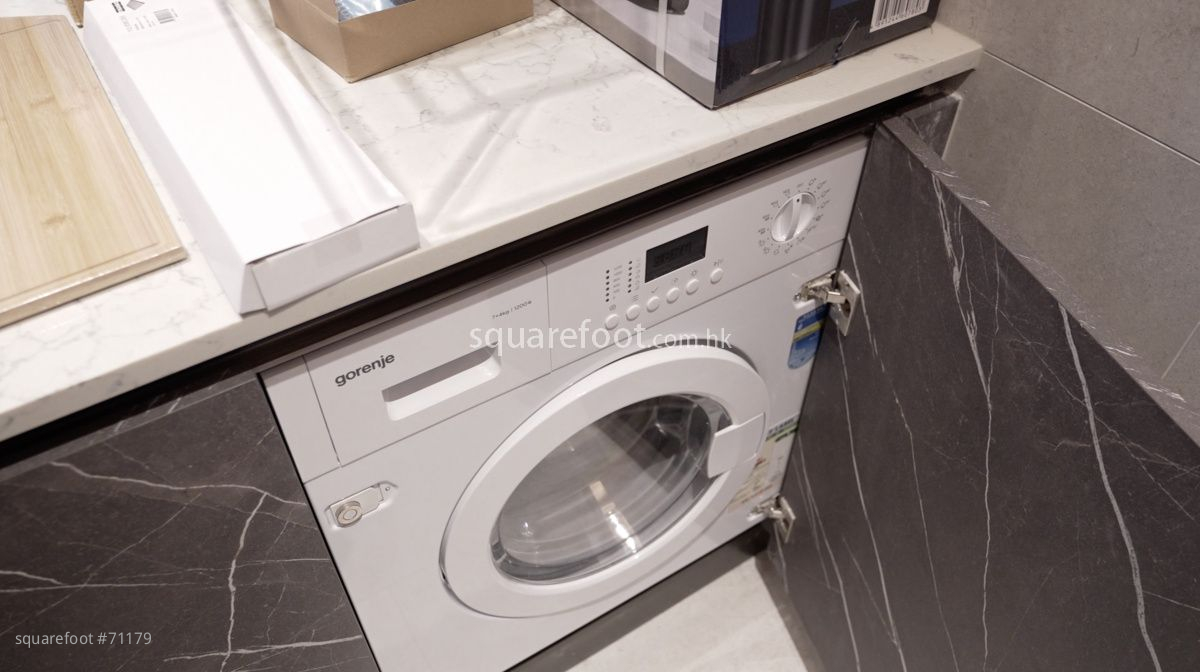 驗收單位的洗衣機品牌為Gorenje，跟樓書列明的Miele不符。