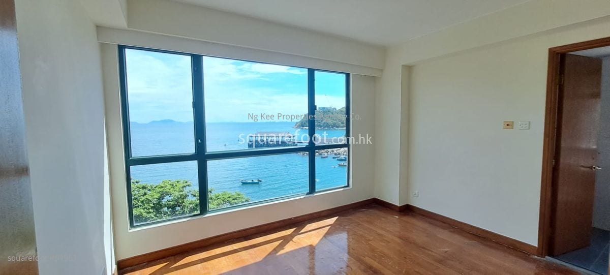 Apartment Rental 3 Bedrooms , 2 Bathrooms 820 ft²