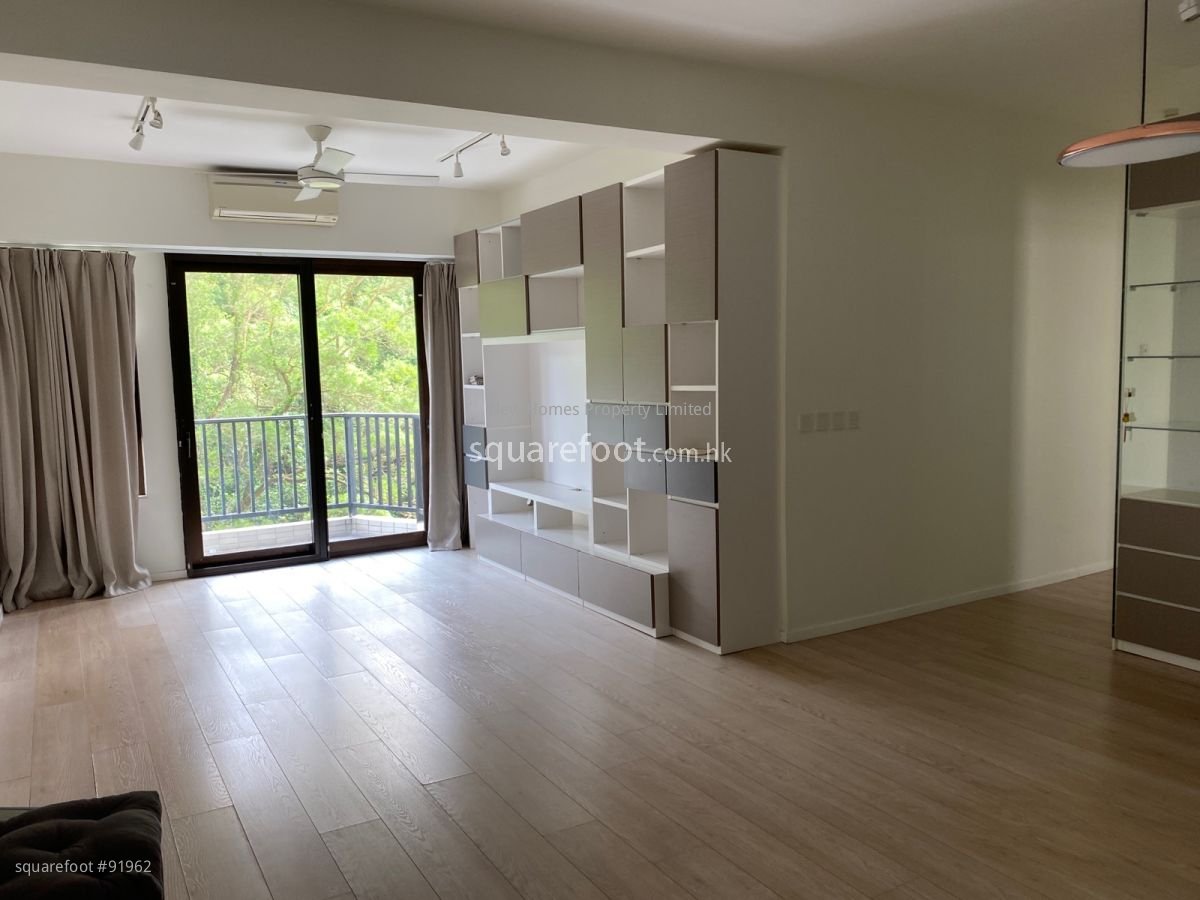 Flora Garden Rental 3 Bedrooms , 2 Bathrooms 1,011 ft²