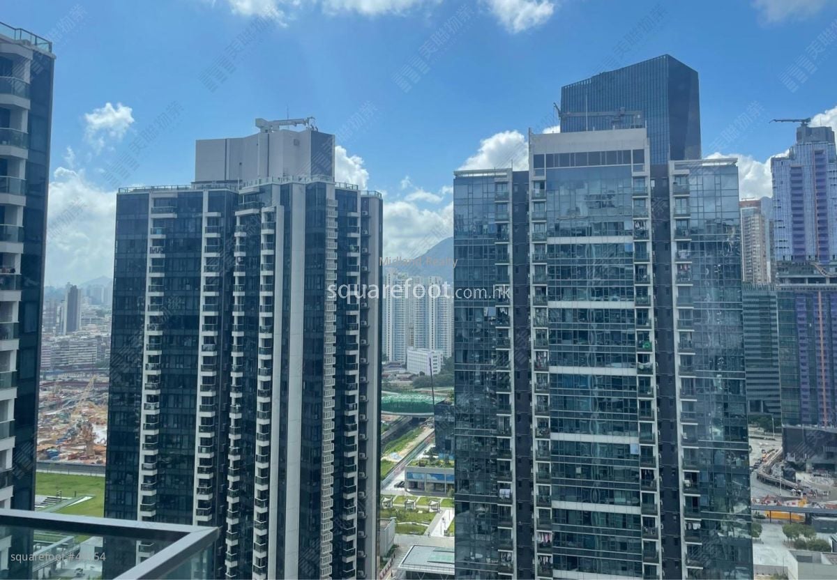 One Kai Tak(Ii) Sell 3 Bedrooms , 2 Bathrooms 800 ft²
