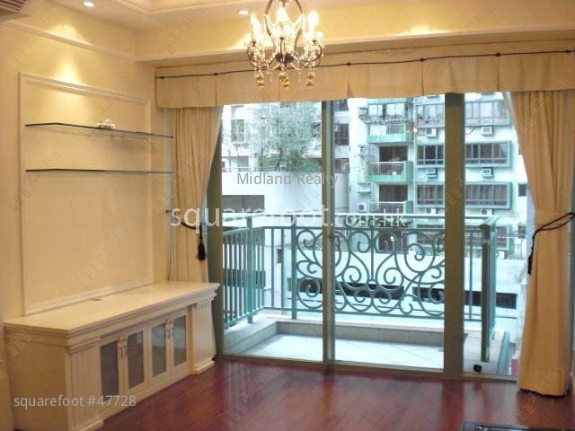 Bon-Point Sell 3 Bedrooms , 2 Bathrooms 832 ft²