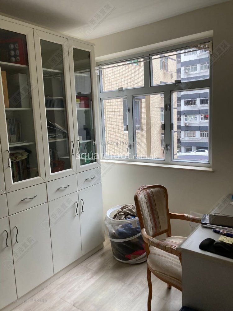 Kwong Chiu Terrace Sell 2 Bedrooms , 1 Bathroom 527 ft²
