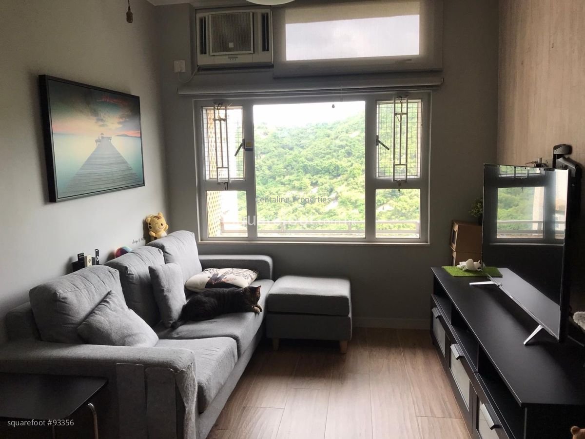 Ching Wah Court Sell 2 Bedrooms , 1 Bathroom 401 ft²