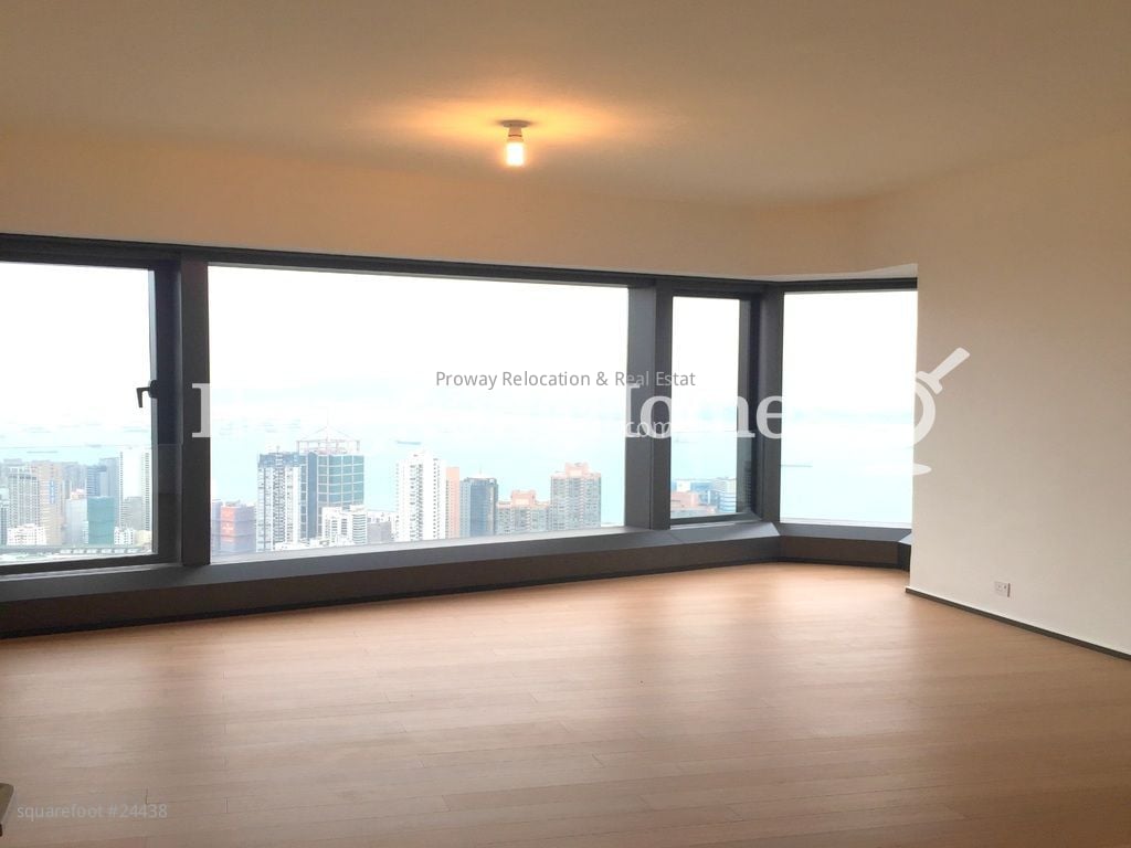 Arezzo Sell 3 Bedrooms , 2 Bathrooms 1,309 ft²