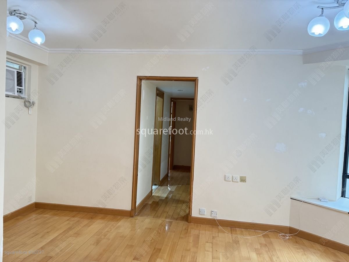 Kornhill Sell 3 Bedrooms , 1 Bathroom 616 ft² Kornhill Sell 3 Bedrooms , 1 Bathroom 616 ft²