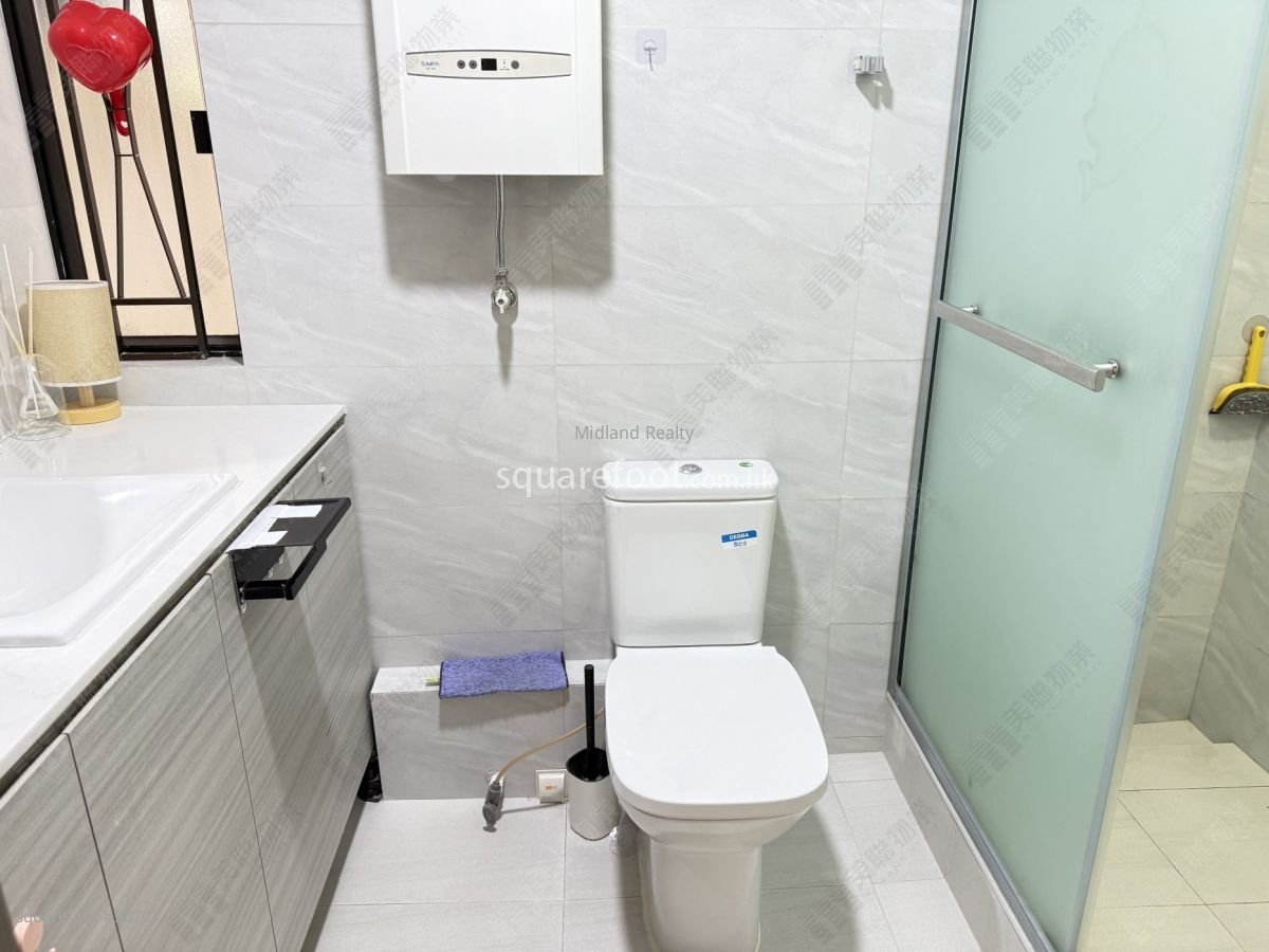 Kornhill Sell 3 Bedrooms , 1 Bathroom 616 ft² Kornhill Sell 3 Bedrooms , 1 Bathroom 616 ft²