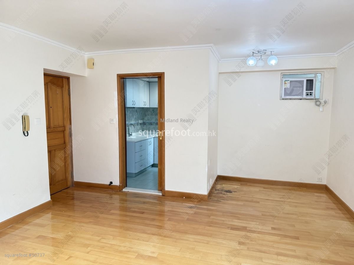 Kornhill Sell 3 Bedrooms , 1 Bathroom 616 ft² Kornhill Sell 3 Bedrooms , 1 Bathroom 616 ft²