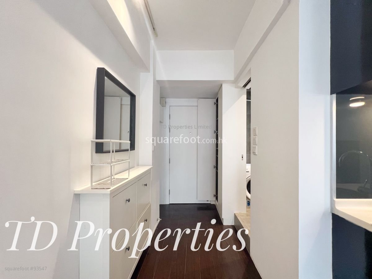 19 Tai Ping Shan Street Sell Studio , 1 Bathroom 297 ft² 19 Tai Ping Shan Street Sell Studio , 1 Bathroom 297 ft²