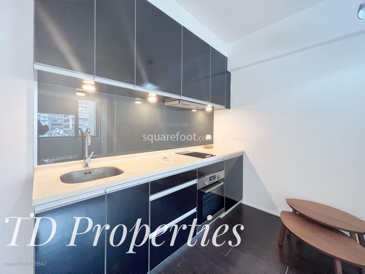 19 Tai Ping Shan Street Sell Studio , 1 Bathroom 297 ft² 19 Tai Ping Shan Street Sell Studio , 1 Bathroom 297 ft²