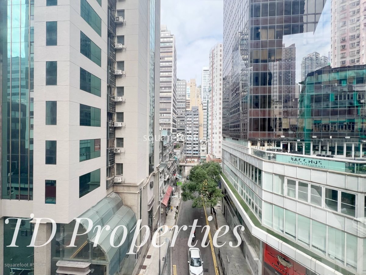 19 Tai Ping Shan Street Sell Studio , 1 Bathroom 297 ft² 19 Tai Ping Shan Street Sell Studio , 1 Bathroom 297 ft²