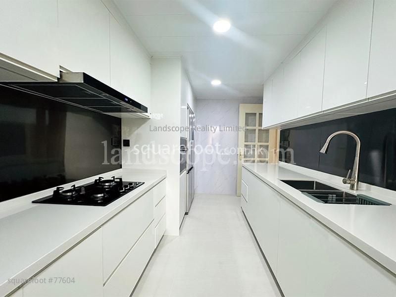 陽明山莊 租盤 3 浴室 2,049 平方呎 陽明山莊 租盤 3 浴室 2,049 平方呎