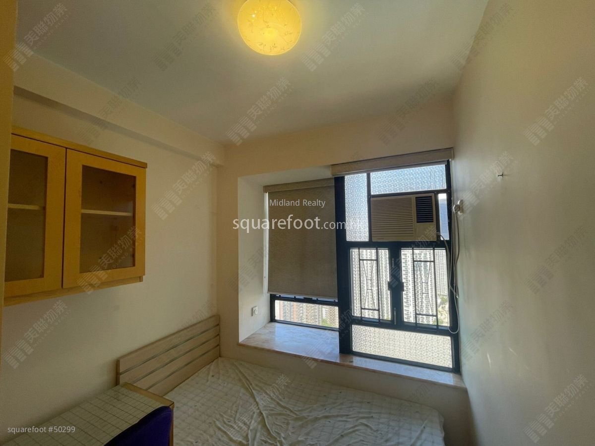 Kornhill Sell 2 Bedrooms , 1 Bathroom 526 ft²