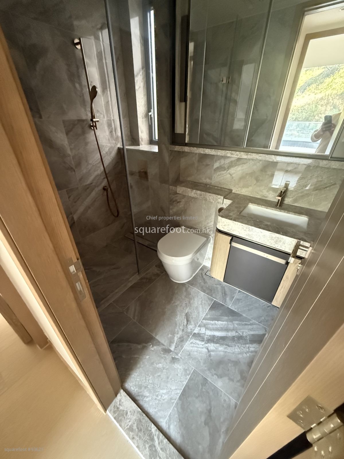 In One Sell 3 Bedrooms , 3 Bathrooms 937 ft² In One Sell 3 Bedrooms , 3 Bathrooms 937 ft²