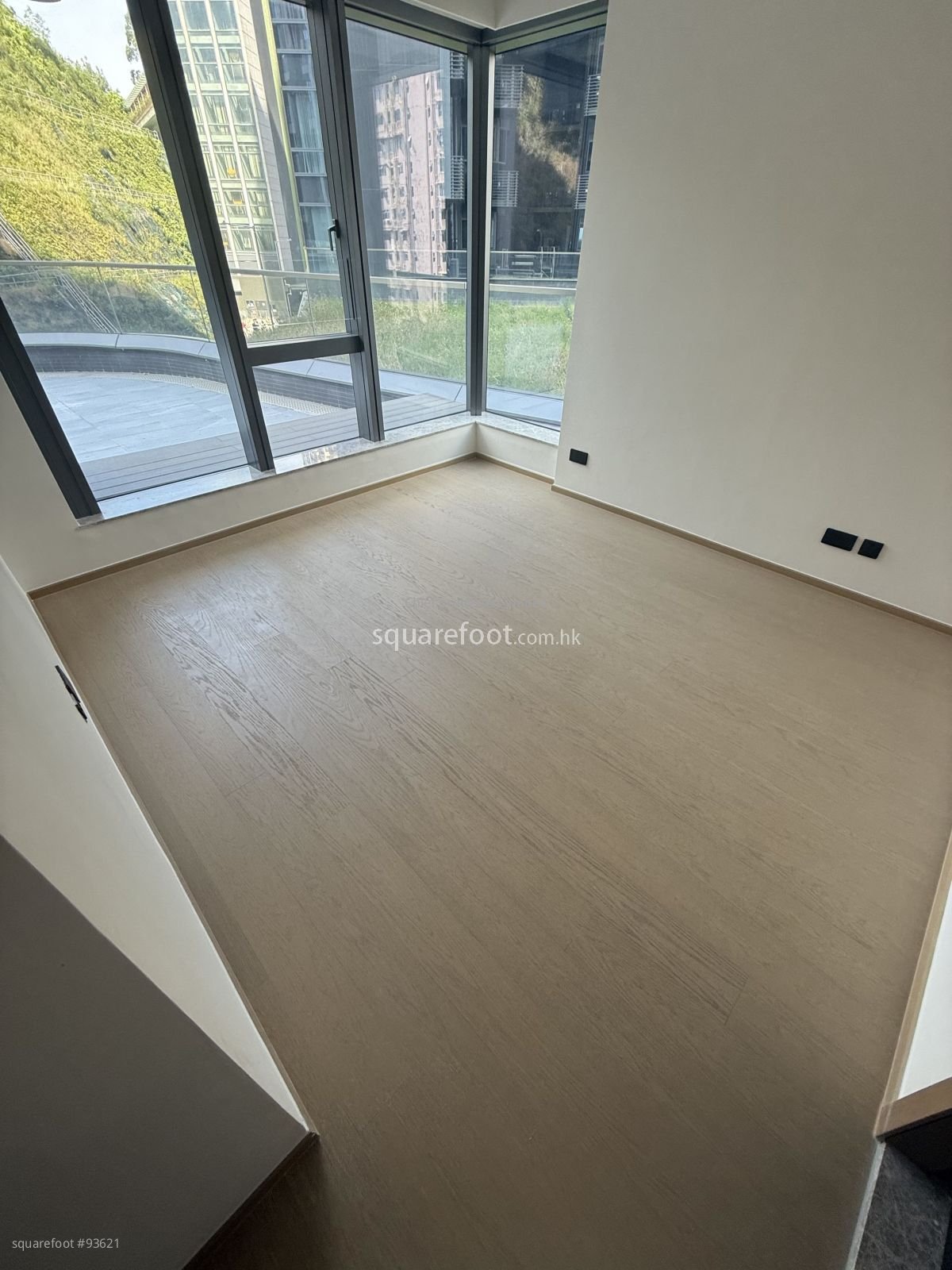 In One Sell 3 Bedrooms , 3 Bathrooms 937 ft² In One Sell 3 Bedrooms , 3 Bathrooms 937 ft²