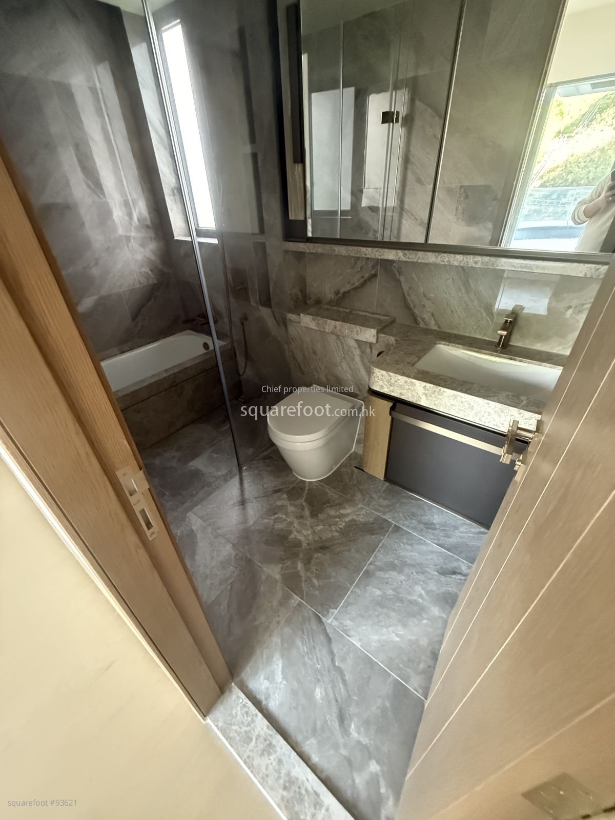 In One Sell 3 Bedrooms , 3 Bathrooms 937 ft² In One Sell 3 Bedrooms , 3 Bathrooms 937 ft²