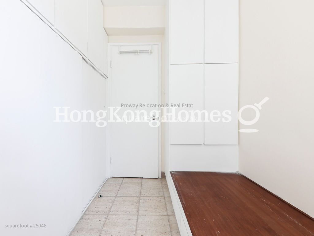 康怡花園 租盤 3 房 , 1 浴室 596 平方呎 康怡花園 租盤 3 房 , 1 浴室 596 平方呎