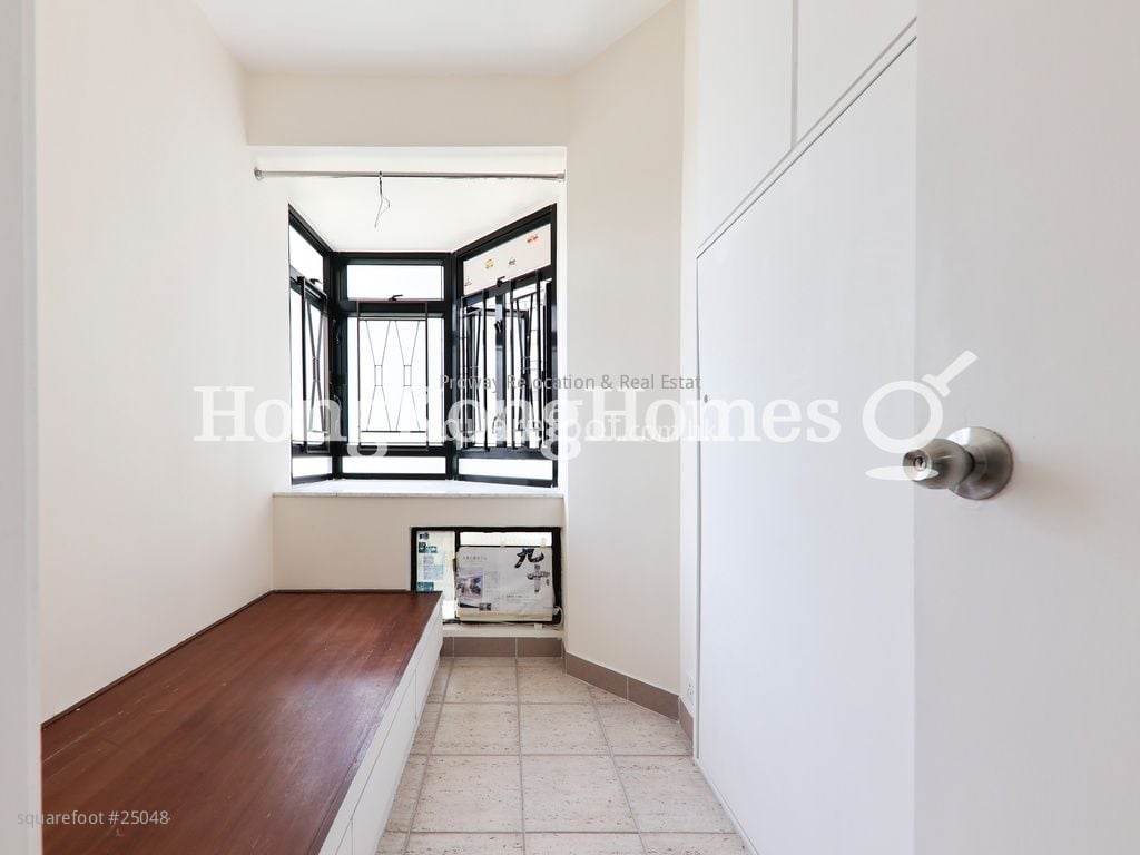 康怡花園 租盤 3 房 , 1 浴室 596 平方呎 康怡花園 租盤 3 房 , 1 浴室 596 平方呎