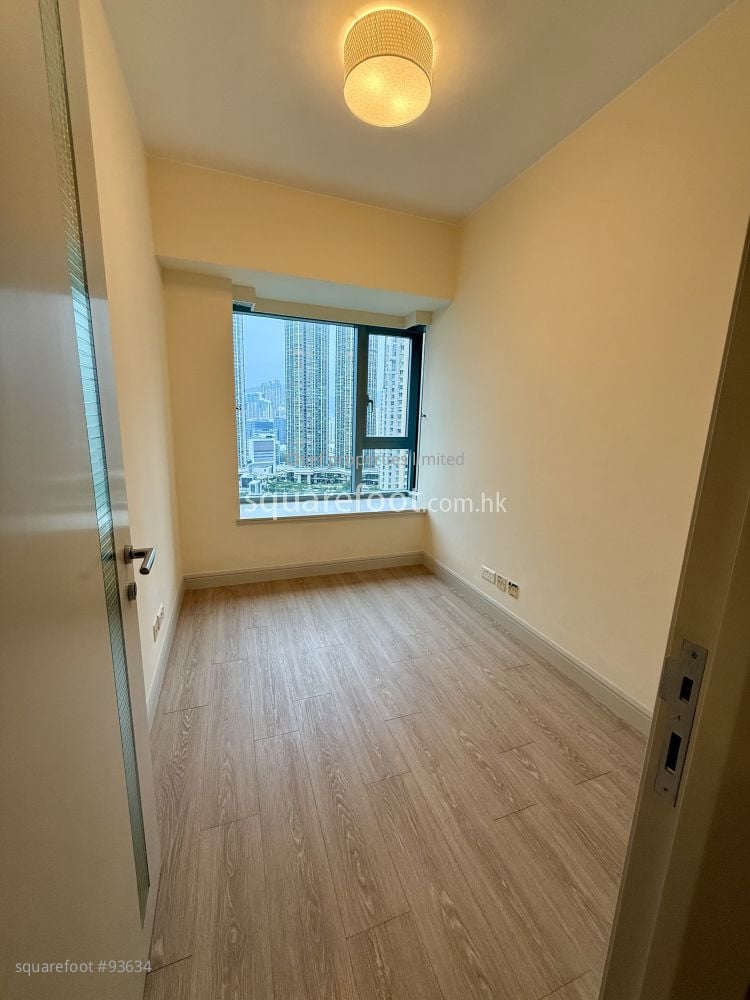 The Harbourside Rental 3 Bedrooms , 3 Bathrooms 852 ft² The Harbourside Rental 3 Bedrooms , 3 Bathrooms 852 ft²