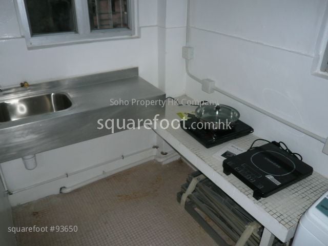 Nos. 99B High Street Whole Block  Sell 5+ Bedrooms , 5+ Bathrooms 2,695 ft² Nos. 99B High Street Whole Block  Sell 5+ Bedrooms , 5+ Bathrooms 2,695 ft²