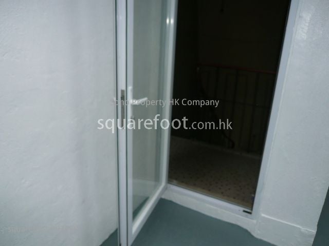 Nos. 99B High Street Whole Block  Sell 5+ Bedrooms , 5+ Bathrooms 2,695 ft² Nos. 99B High Street Whole Block  Sell 5+ Bedrooms , 5+ Bathrooms 2,695 ft²