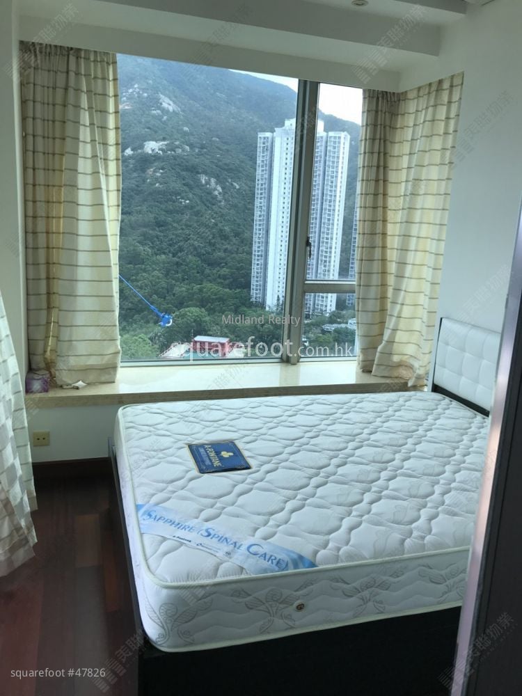 Grand Garden Rental 3 Bedrooms , 1 Bathroom 847 ft²