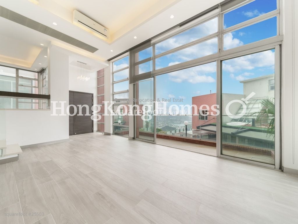 Sunshine Villa Sell 3 Bedrooms , 3 Bathrooms 1,690 ft²