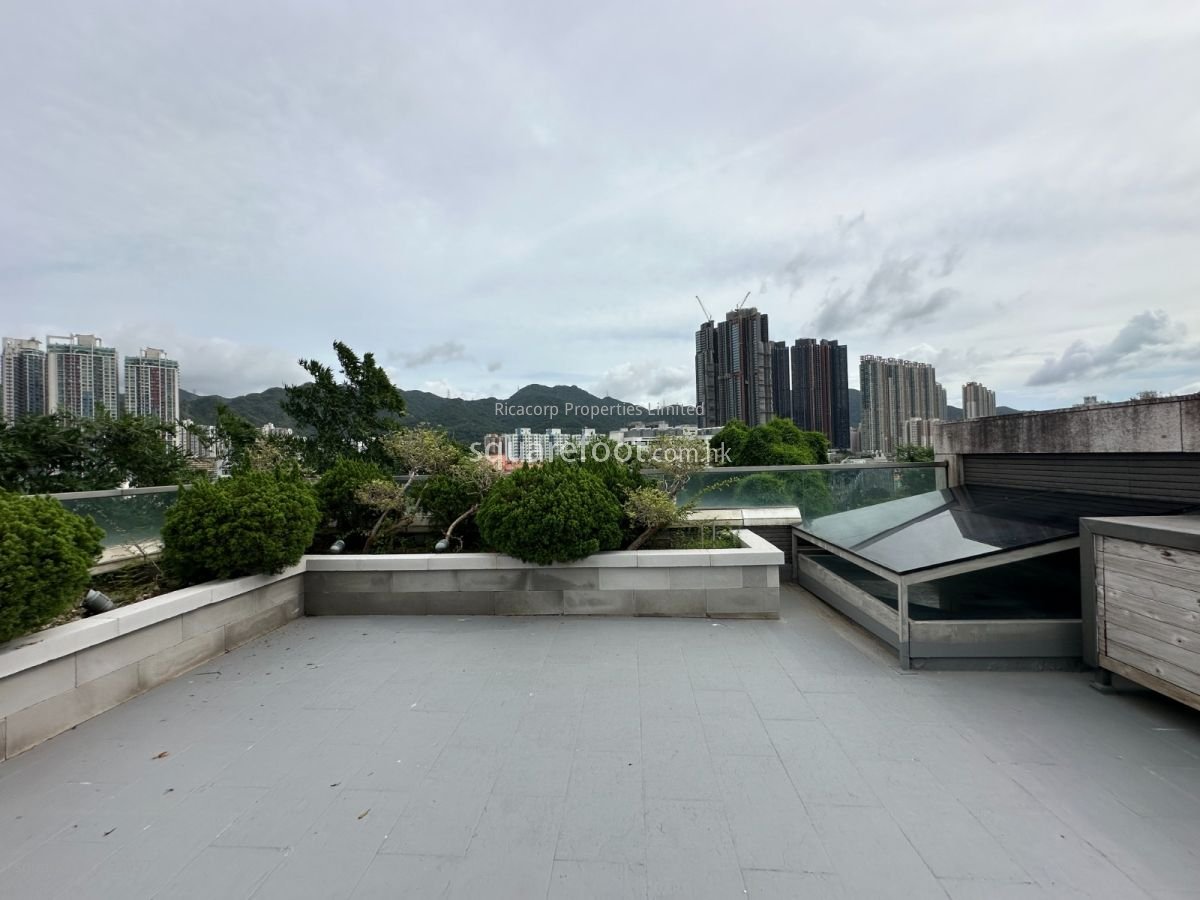 The Great Hill Sell 4 Bedrooms 3,128 ft²