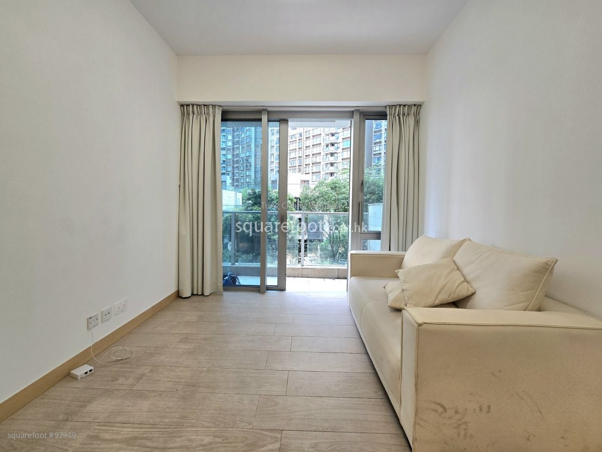 Century Link Rental 2 Bedrooms , 1 Bathroom 445 ft²