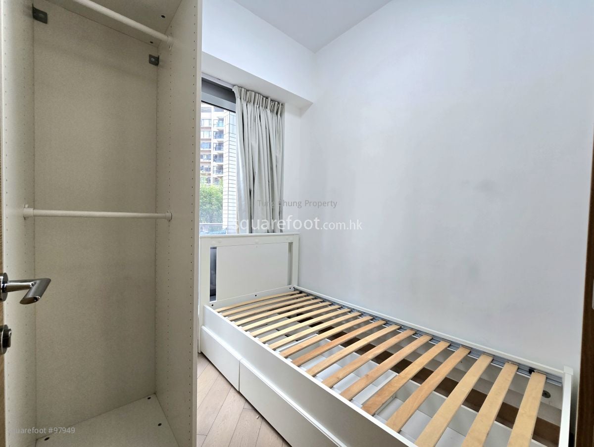 Century Link Rental 2 Bedrooms , 1 Bathroom 445 ft²