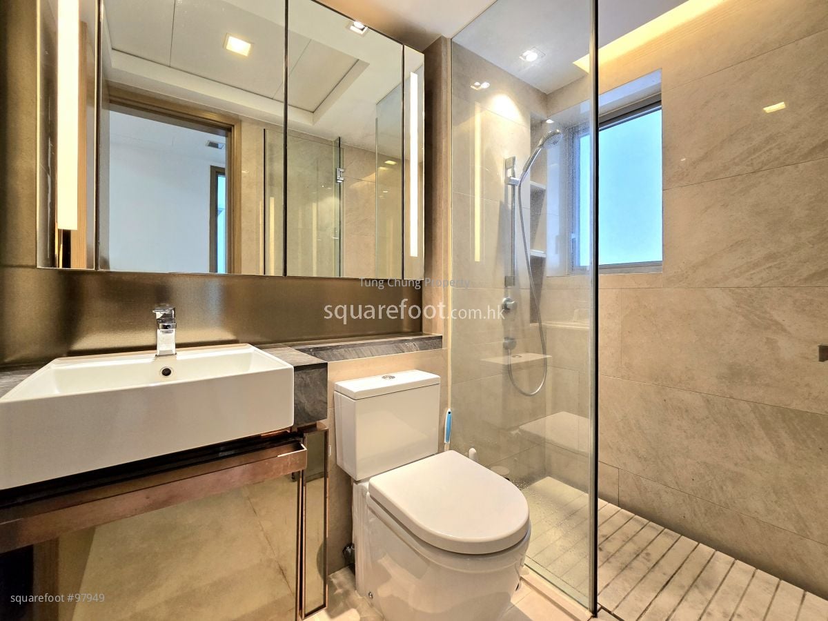 Century Link Rental 2 Bedrooms , 1 Bathroom 445 ft²
