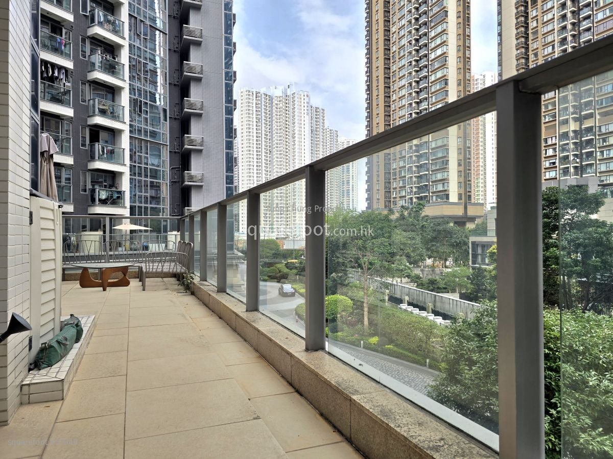 Century Link Rental 2 Bedrooms , 1 Bathroom 445 ft²