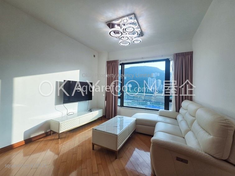 The Leighton Hill Rental 2 Bedrooms , 2 Bathrooms 924 ft²